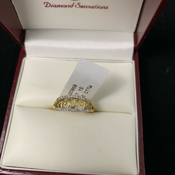 Gold Diamond Mom Ring - Picture 1 of 1